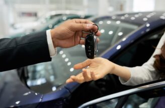 Leasing vs. Buying a Car: What’s the Smarter Choice?